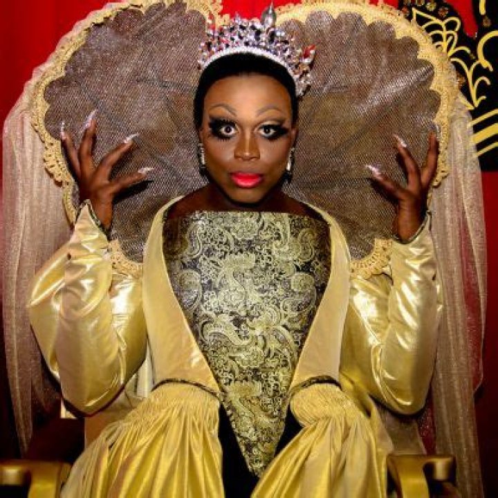 The Drag Queen Bob Claims That Her Voice Has Not Changed After Having Throat Surgery