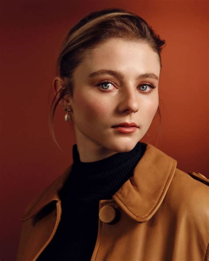 Thomasin McKenzie- Net worth, Bio, Age, Boyfriend, Height, Weight, Career