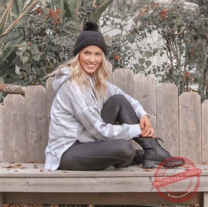 Tiffany Heinen- Wiki, Age, Ethnicity, Husband, Height, Net Worth, Career