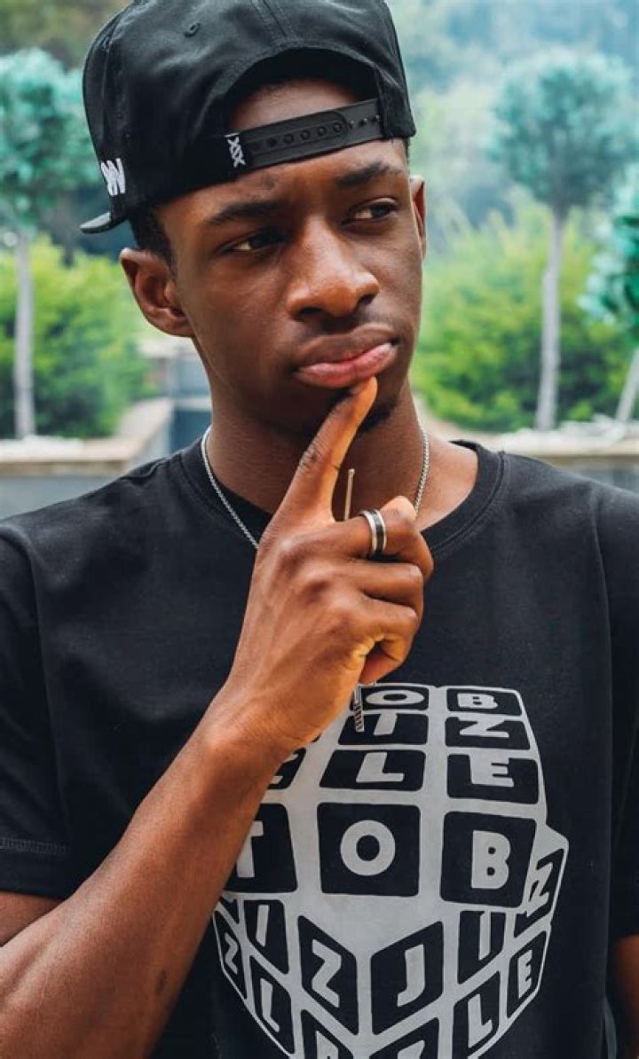 Tobi Lerone- Net Worth, Bio, Age, Height, Girlfriend, Parents, Siblings