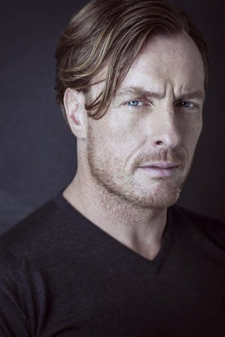 Toby Stephens- Bio, Age, Height, Net Worth, Wife, Marriage