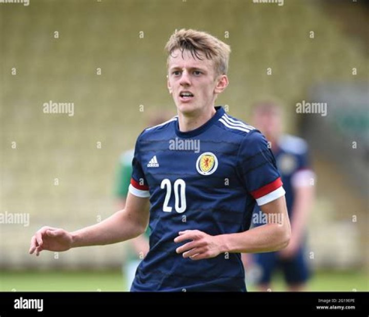 Tom Clayton- Wiki, Age, Girlfriend, Net Worth, Height, Ethnicity