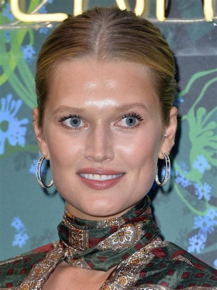 Toni Garrn- Wiki, Age, Height, Net Worth, Boyfriend, Dating