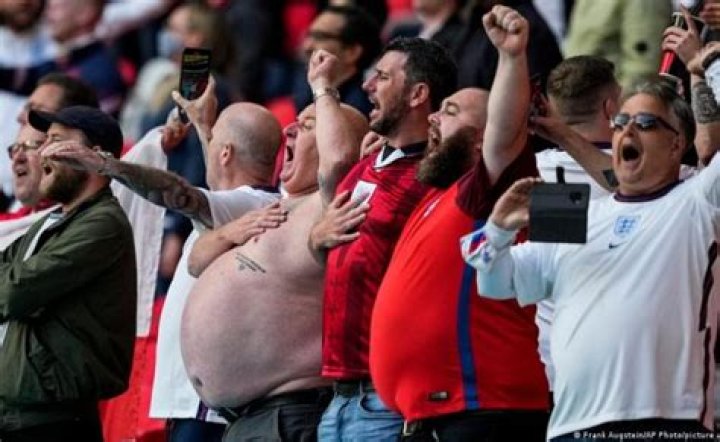 Top 5 footballers Who Received A Standing Ovation From Opponent Fans