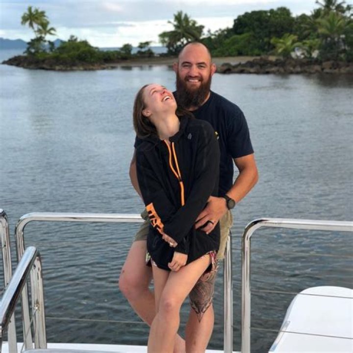 Who Is Travis Browne? Wiki, Age, Height, Wife, Net Worth, Ethnicity