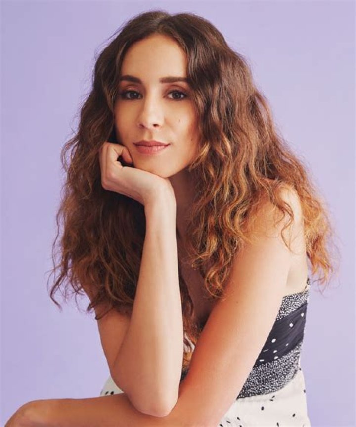 Troian Bellisario- Wiki, Biography, Age, Height, Net Worth, Husband