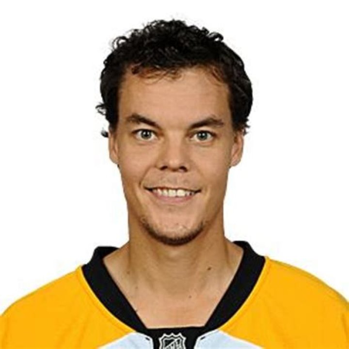 Tuukka Rask- Wiki, Age, Height, Net Worth, Girlfriend, Ethnicity