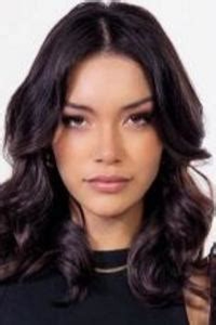 Vanessa Buchholz- Biography, Net Worth, Age, Boyfriend, Career, Height