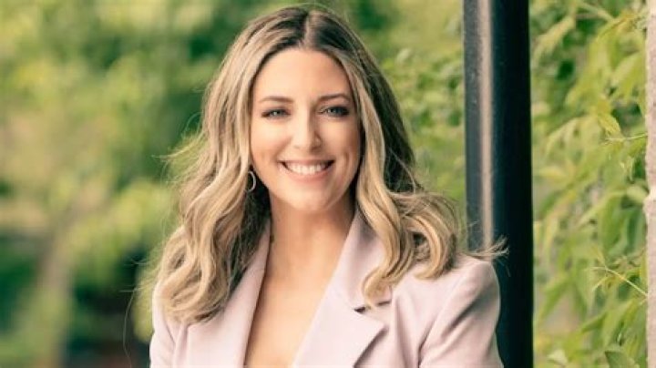 Vassy Kapelos- Wiki, Age, Bio, Weight, Height, Wife, Ethnicity