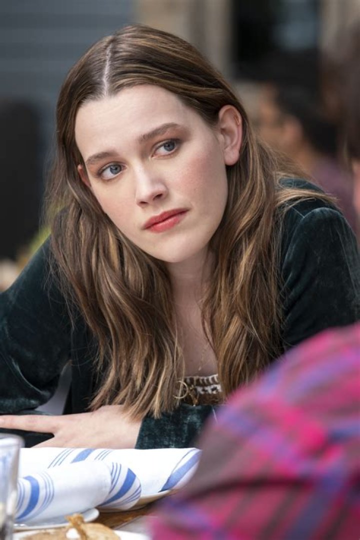 Victoria Pedretti- Wiki, Biography, Age, Height, Net Worth, Boyfriend