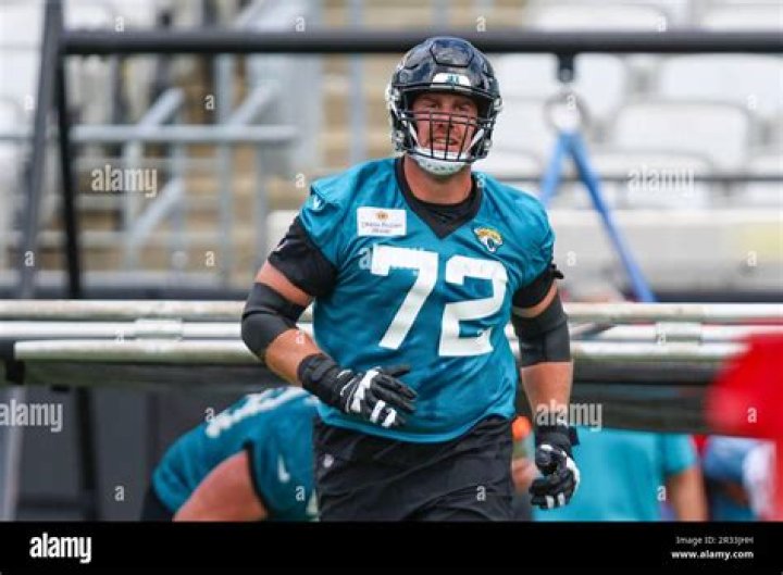 Walker Little- Wiki, Age, Height, Net Worth, Girlfriend, Dating