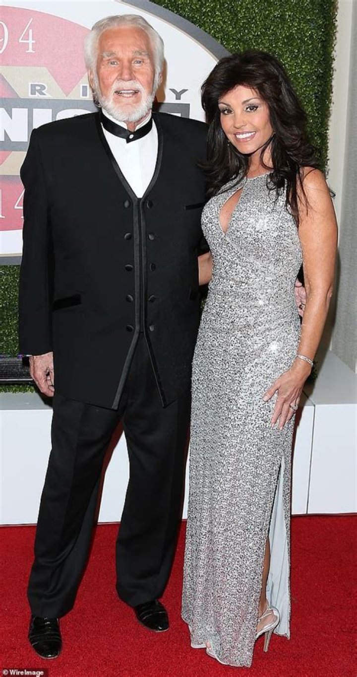 Wanda Miller- Net Worth, Bio, Age, Husband, Height, Ethnicity, Career