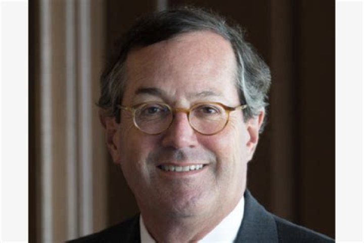 Who Is Warren Stephens? Wiki, Age, Height, Wife, Net Worth, Ethnicity