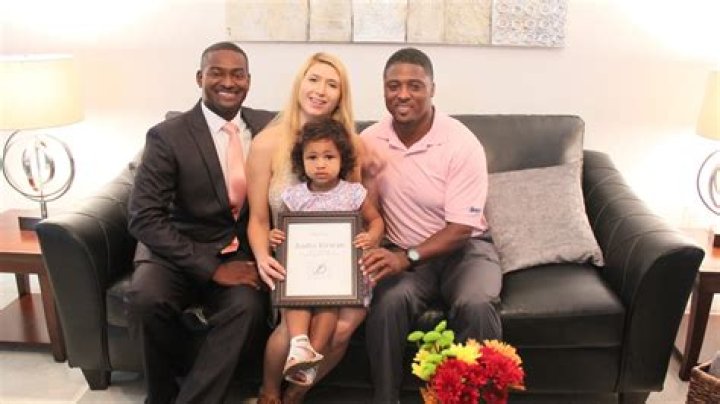 
Warrick Dunn Wife: Who Is He Married To? Explore His Relationship	