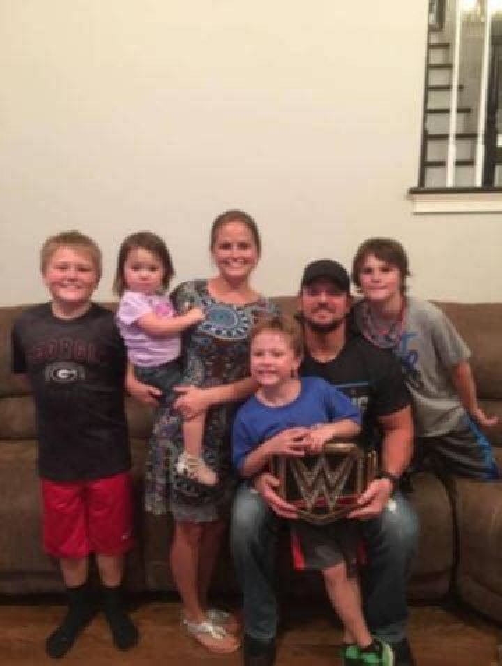 Wendy Etris- Wiki, Age, Husband, Ethnicity, Net Worth, Height, Career