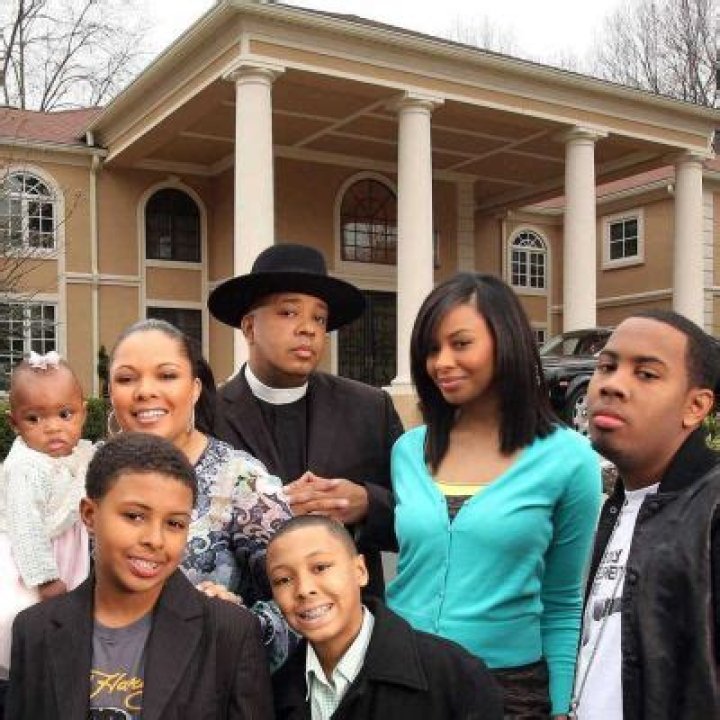 Who Are Joseph Simmons And Justine Simmons? Meet Diggy Simmons Parents And Siblings