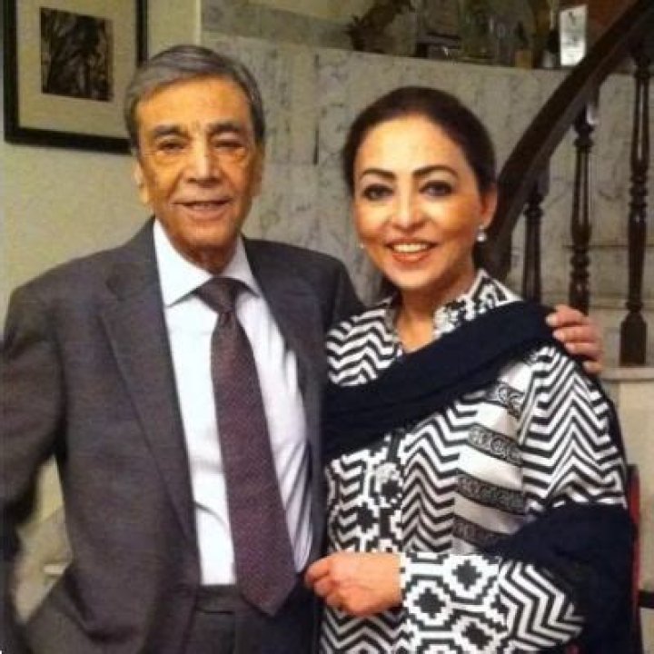 Who Is Azra Mohyeddin? Meet Zia Mohyeddin Wife: Married Life & Kids