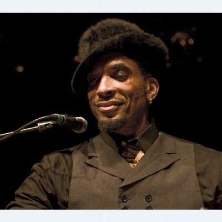 Who Is Beth Griffith? Meet Amp Fiddler Wife: Married Life & Kids