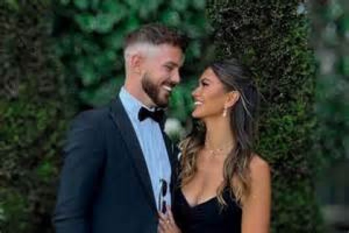 Who Is James Gallagher Girlfriend? Know More About Victoria Gracie: Career Details