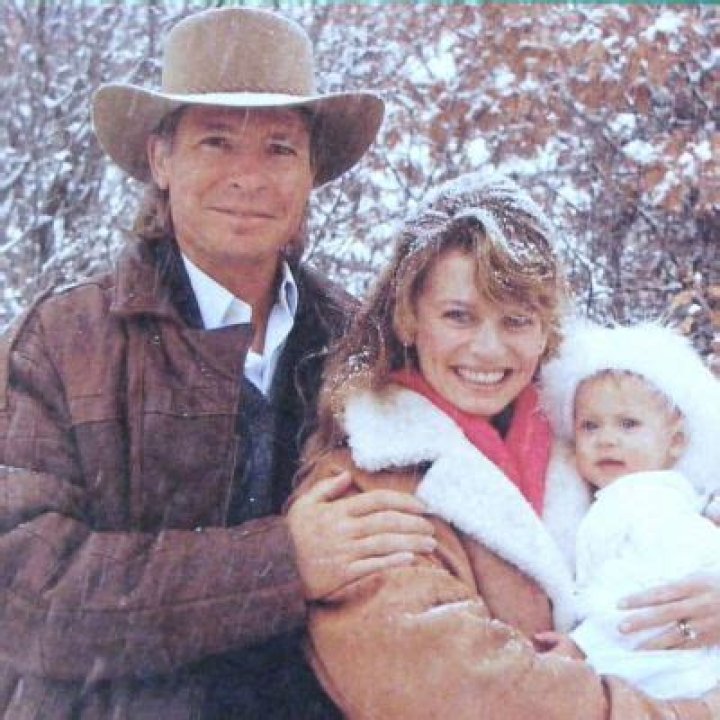 Who Is Jesse Belle Deutschendorf? Meet John Denver Daughter: Family And Wiki