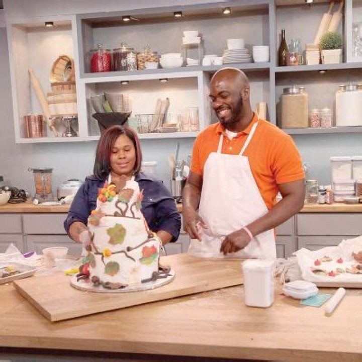 Who Is Kareem Queeman From “Bake It Til You Make It” Season 1