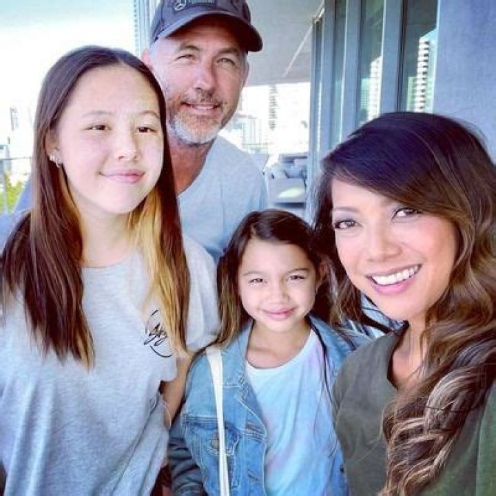 Who Is Kathleen de Leon Jones? Meet Daniel Jones Wife: Married Life & Net Worth