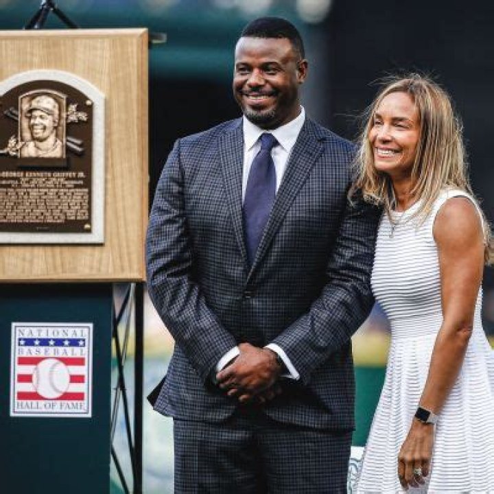 Who is Melissa Griffey? Know All About Ken Griffey Jr Wife