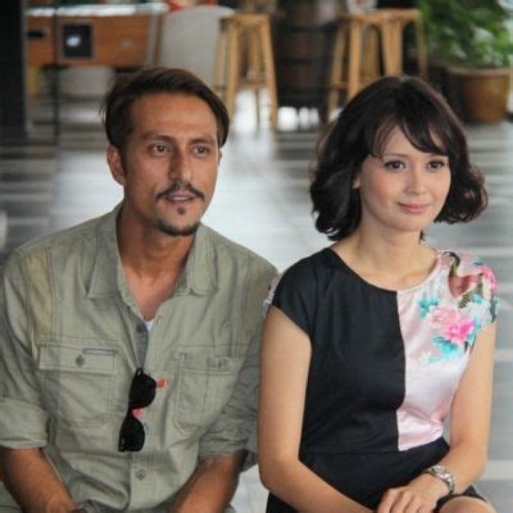 Who Is Rozi Isma? Meet Bront Palarae Wife: Married Life And Kids