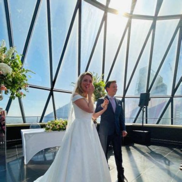 Who Is Vicki Davids? Meet Rob Ostlere Wife: Married Life And Kids