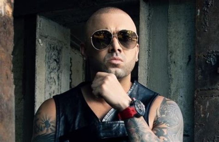 Wisin- Wiki, Age, Height, Net Worth, Wife, Ethnicity