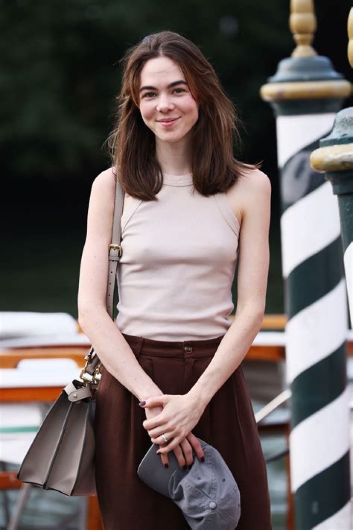 Ximena Lamadrid- Net Worth, Bio, Age, Boyfriend, Ethnicity, Height, Career