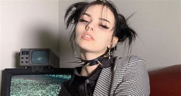 Xowie Jones- Bio, Age, Net worth, Boyfriend, Height, Is Gay