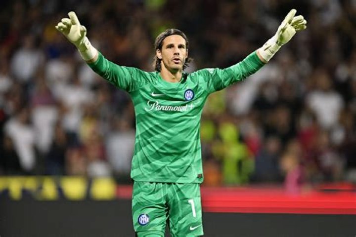 Yann Sommer- Age, Height, Net Worth, Girlfriend, Career, Nationality