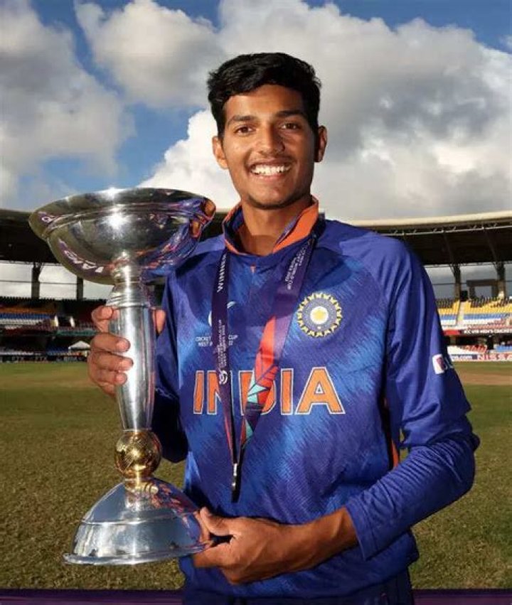 Yash Dhull- Wiki, Age, Net Worth, Girlfriend, Dating, Height