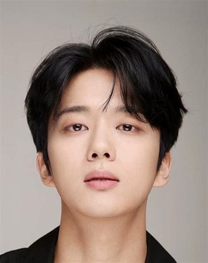 Yoo Young-jae- Biography, Age, Height, Net Worth, Girlfriend, Dating