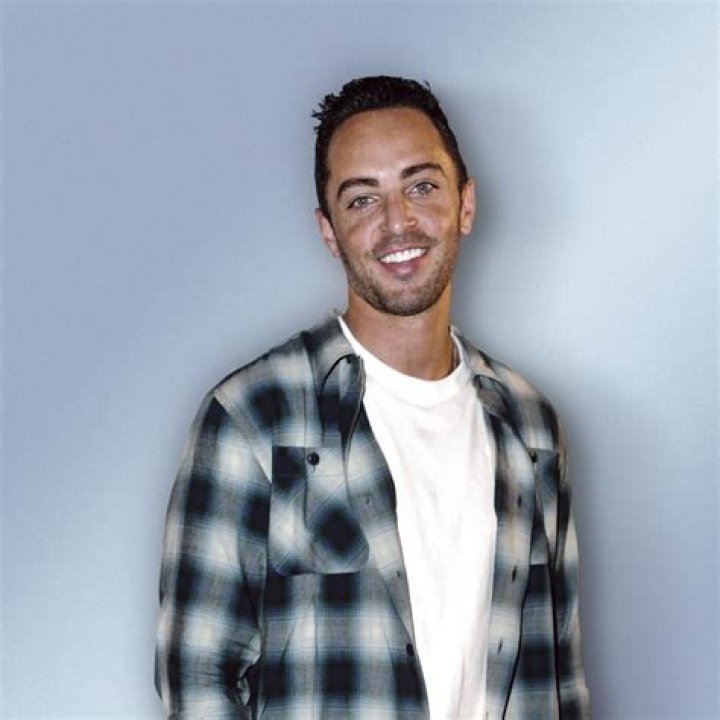 Zach Avery- Wiki, Age, Ethnicity, Net Worth, Wife, Height, Career