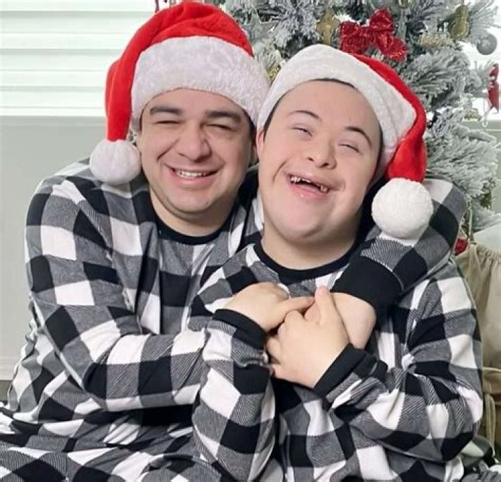 Zachary Valentine- Age, Girlfriend, Height, Net Worth, Nationality