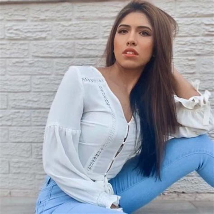 Zeenat Simjee- Wiki, Age, Height, Husband, Net Worth, Ethnicity