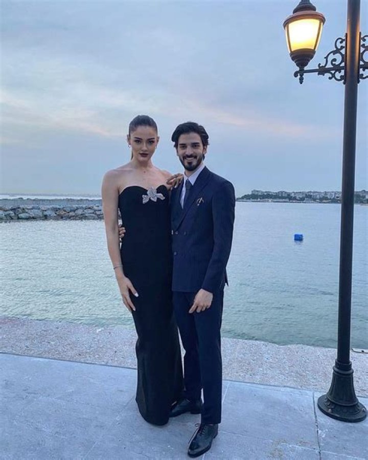 
Who Is Zehra Gunes? Wiki, Age, Ethnicity, Boyfriend, Height	