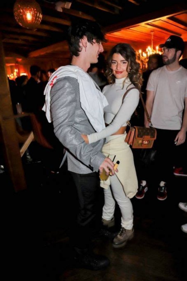 
Zoe Gara- Wiki, Biography, Age, Height, Net Worth, Boyfriend	